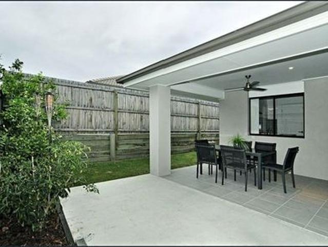 Modern Home with Ducted Air Conditioning