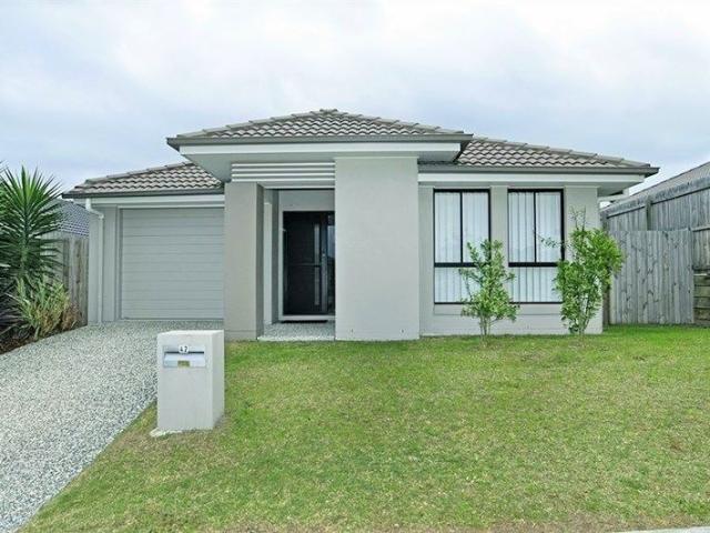 Modern Home with Ducted Air Conditioning