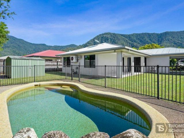 Modern Home With Pool In Bentley Park