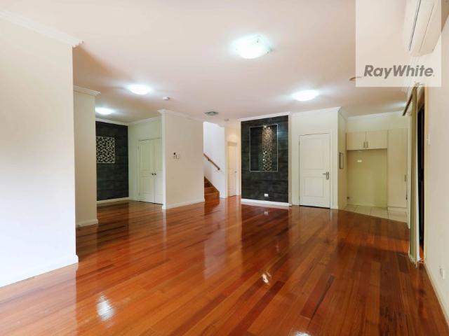 Modern home, Convenient location with Low Maintenance Living