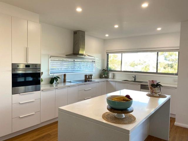 Modern home, Coastal lifestyle