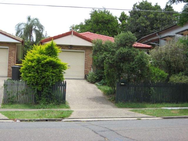 Modern Home Close to All Amenities at Yeronga/Yeerongpilly