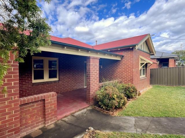 Modern Home Close to Main Street | 27 Bartlett Avenue