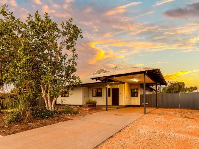 Modern Home, Established Gardens, Great Value