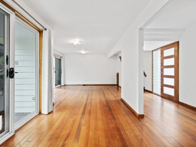 Modern Home, Great Suburb!