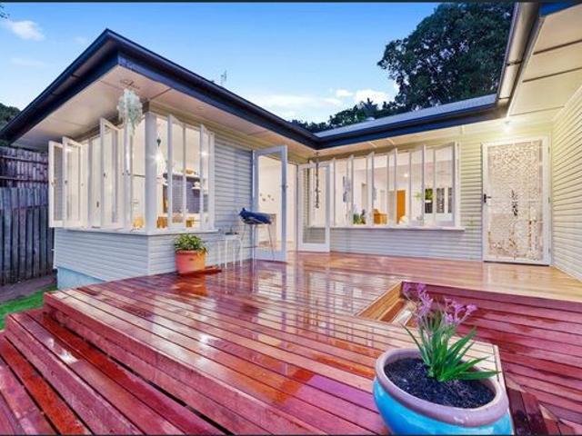 Modern Home in the heart of Nambour