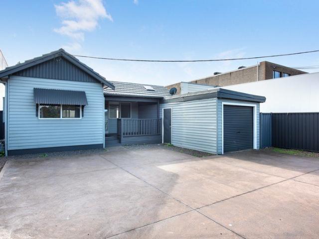 Modern Home in a Convenient Wollongong Location