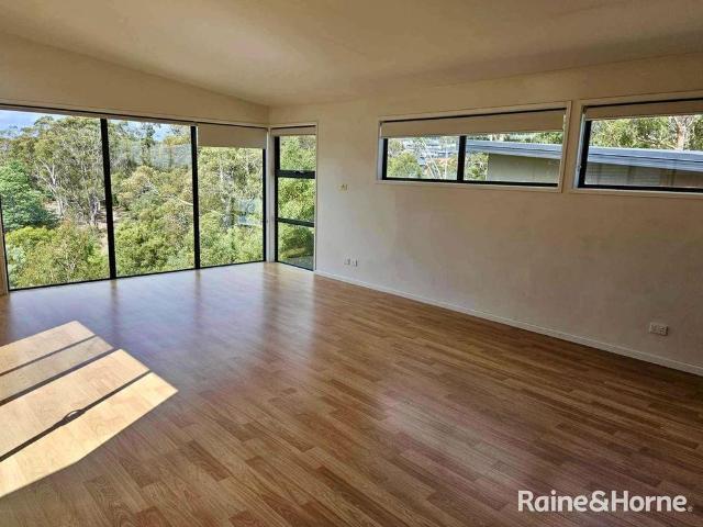 Modern Home In Central Location