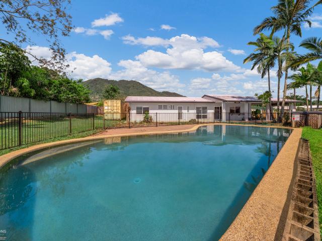 Modern Home in Parkside Position!