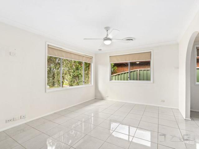 MODERN HOME IN PRIME LOCATION!