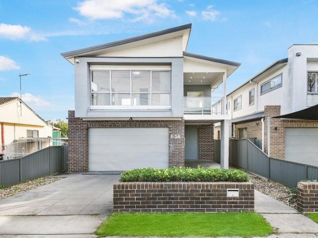 Modern Home in Prime Position