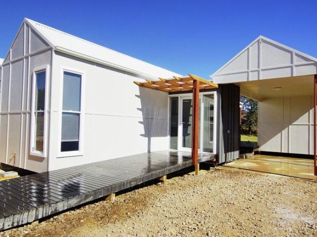 MODERN HOME IN RURAL SETTING
