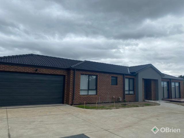 MODERN HOME IN SECURE COMPLEX