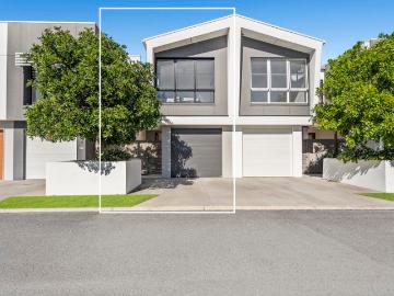 Modern home in sort after complex