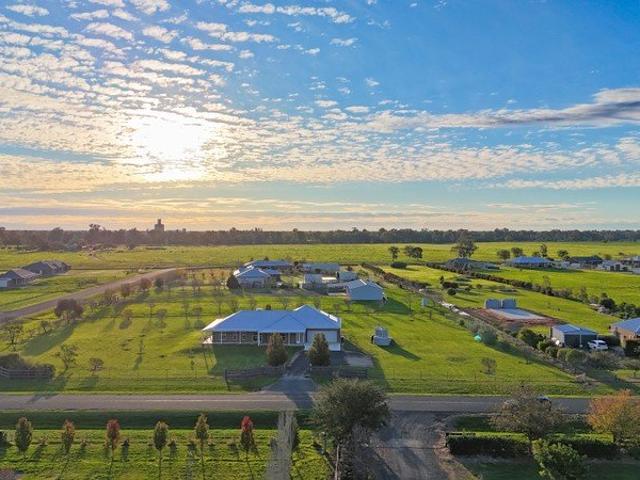 MODERN HOME IN SOUGHT AFTER RIVERBEND ESTATE