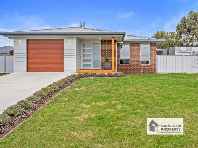 Modern Home Located in Sought After Area