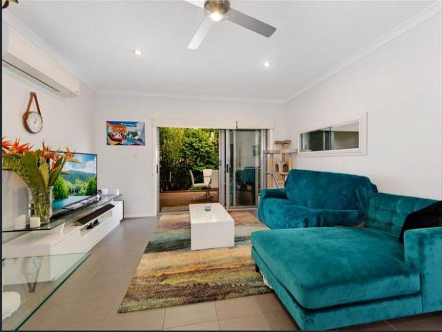 Modern Hope Island Living in a Fantastic Location