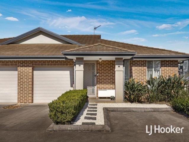 HUGE 243M2 LAND SIZE WALK TO STATION NORTH FACING DECK AND PERGOLA