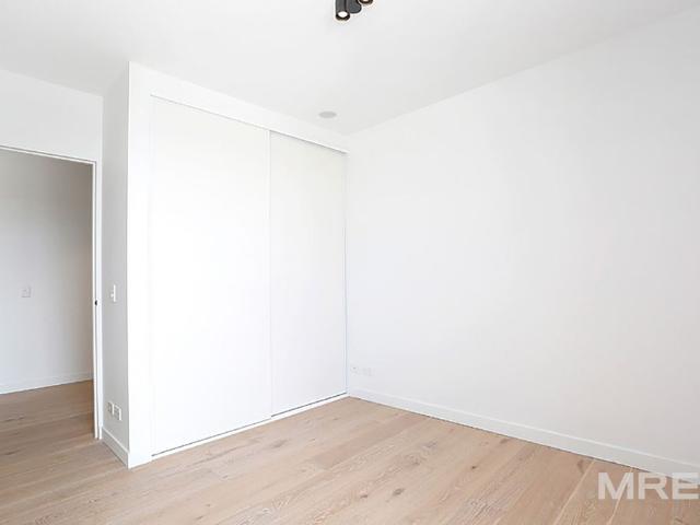 Modern Hawthorn Living Just Steps from Station, Shops & Cafs