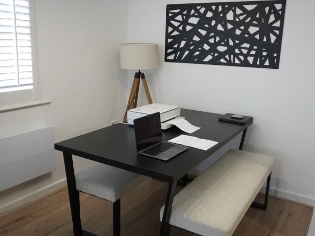 Modern Haydock 2BR | Gated Parking | Near Liverpoo