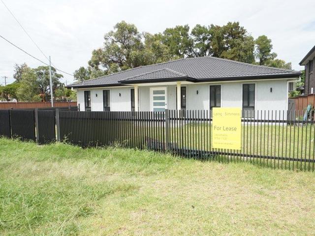 MODERN HALF HOUSE + WATER INCLUDED