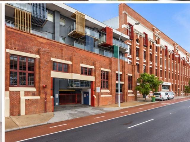 Modern Harbour View One Bed Apartment in the Iconic Woolstores