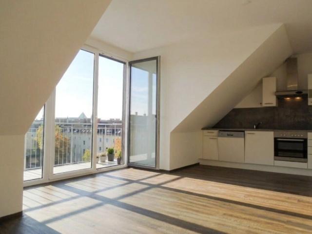 Modern & hell 3 Zimmer Dachgeschosswohnung mit Balkon Raimundstraße 24 Top 10C
