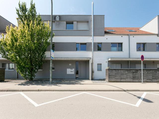 Modern, hell & sofort bezugsfrei: 2 Zimmer Wohnung inklusiv Balkon & Küche