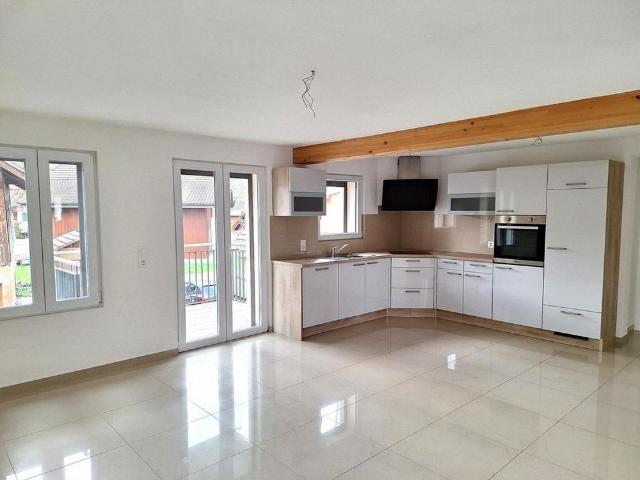 Modern, helle 4.5 Zimmer Wohnung