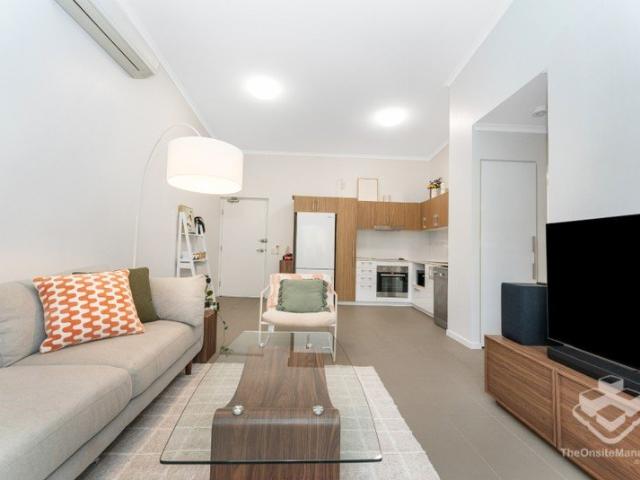 MODERN HIGH CEILING APARTMENT IN PRIME LOCATION, WITH HIGH RETURN