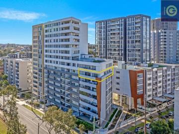 Modern High Level Apartment with District Views | Walk to Light Rail