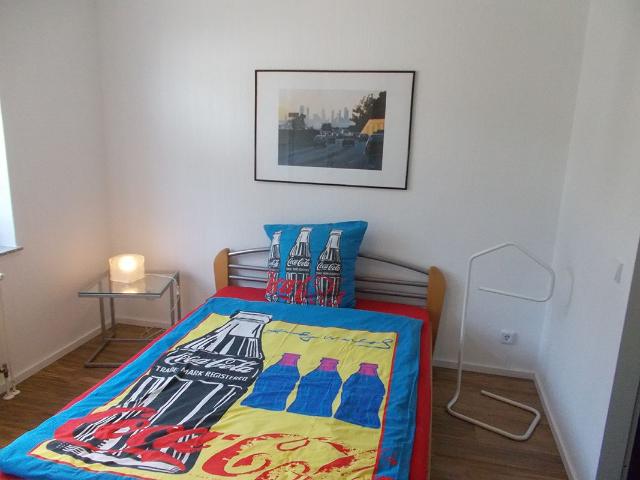 Modern, high quality furnished 2 room apartment on the first floor, Duisburg Amsterdam Apartments for Rent