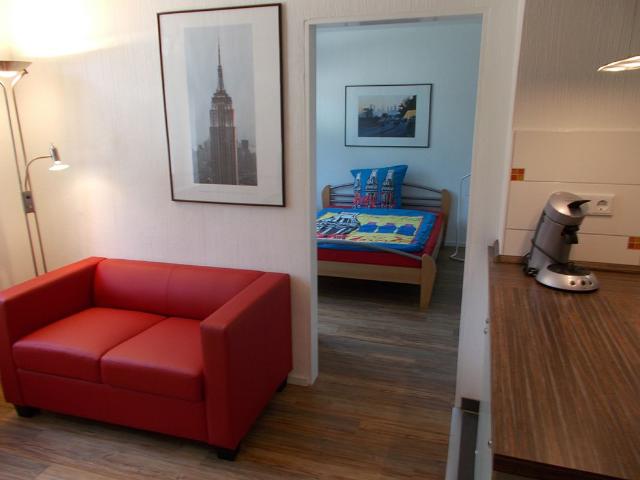 Modern, high quality furnished 2 room apartment on the first floor, Duisburg Amsterdam Apartments for Rent