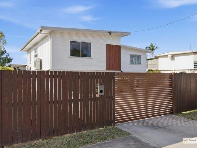 Modern Highset Living in Currajong