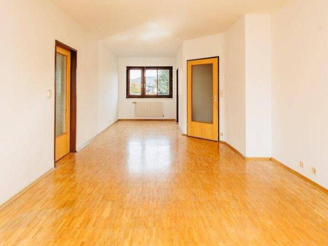 MODERN I BADEWANNE I SONNIG I ZENTRALE LAGE I FREUNDLICHE WOHNUNG MIT TIEFGARAGE I BALKON I IDEAL FÜR FAMILIEN I PROJEKT WOHNEN