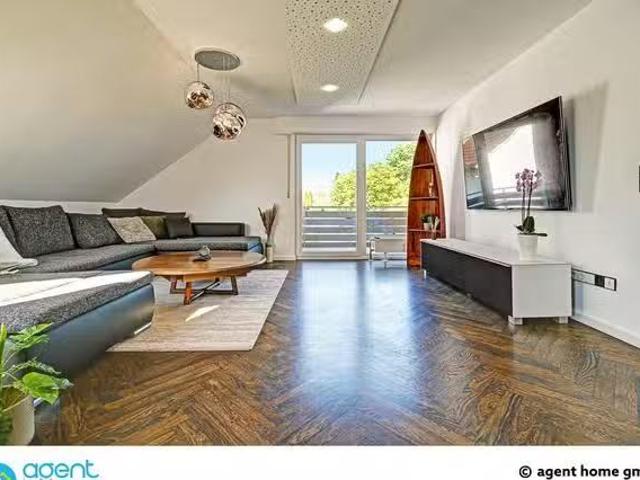MODERN IM GRÜNEN