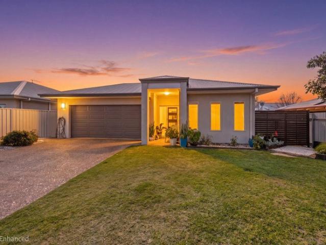 Modern Investment Government Lease $880 per week