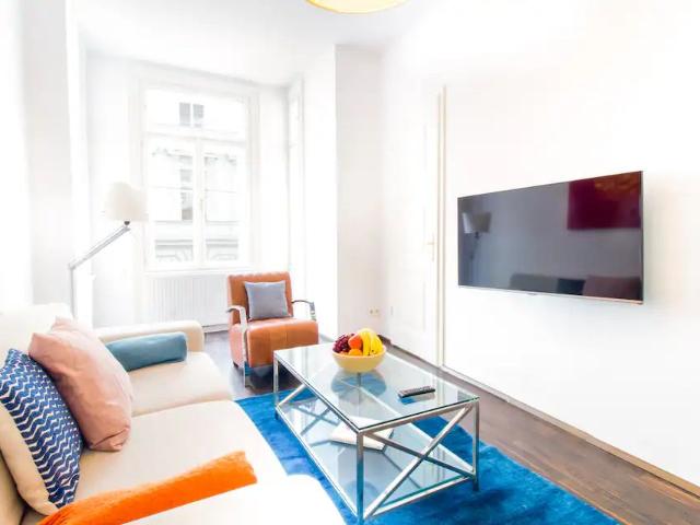 Modern & in Top Area | Lots of Shops & Restaurants, Vienna Amsterdam Apartments for Rent