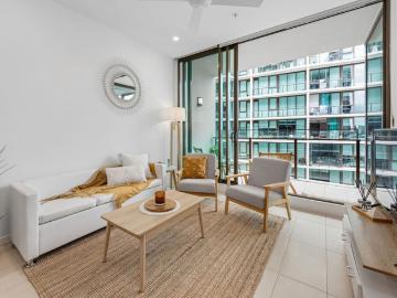 Modern Inner City Living in the Heart of Newstead – ‘St Tropez’ Apartment