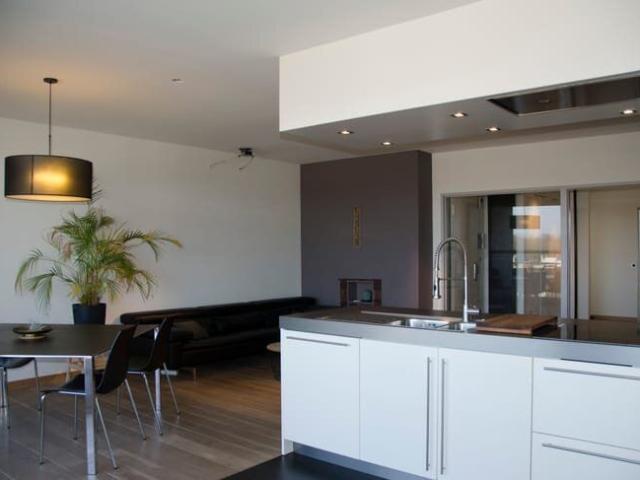 Modern instapklaar appartement met ondergrondse garagebox