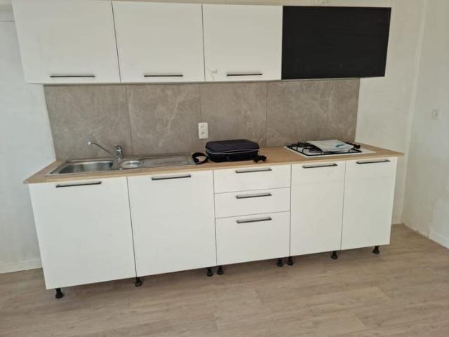 Modern instapklaar appartement met 2 slaapkamers en garage !