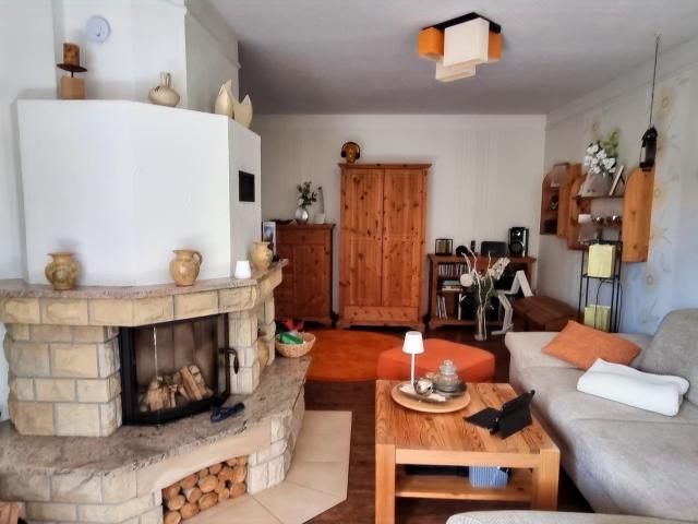 Modern, jung, besonders gemütlich und mit Kamin + Terrasse