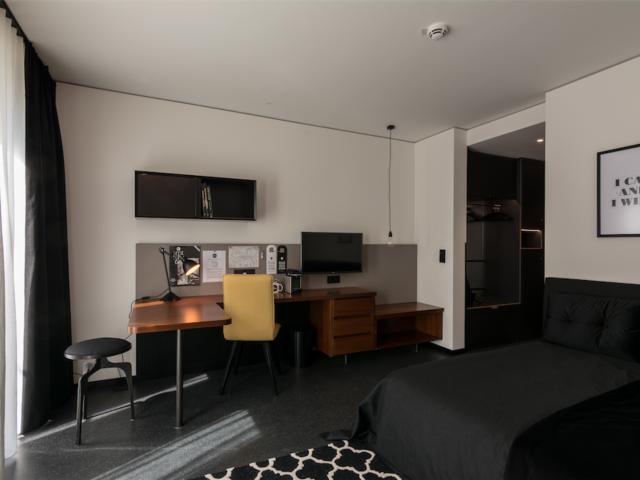 Modern Junior Suite in Munich Schwabing – 25 m² with Underfloor Heating