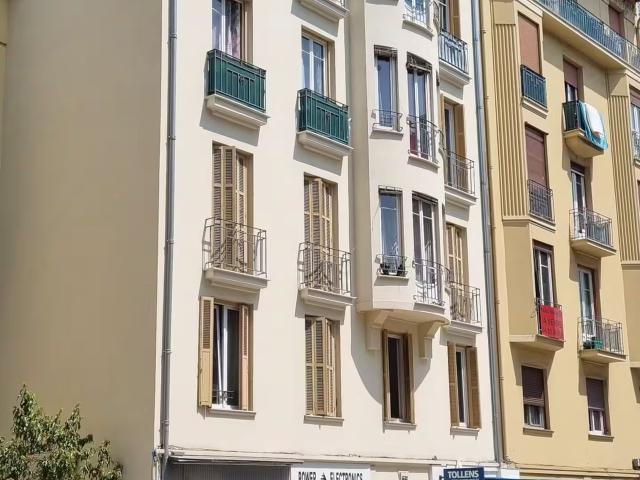 Modern one bedroom close to transport & sea, Nice Amsterdam Apartments for Rent