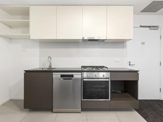 Modern one bedroom apartment on the 48th floor offers the ultimate city lifestyle