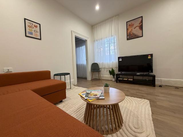 Furnished/Unfurnished Modern One Bedroom Apartment in a Great Location