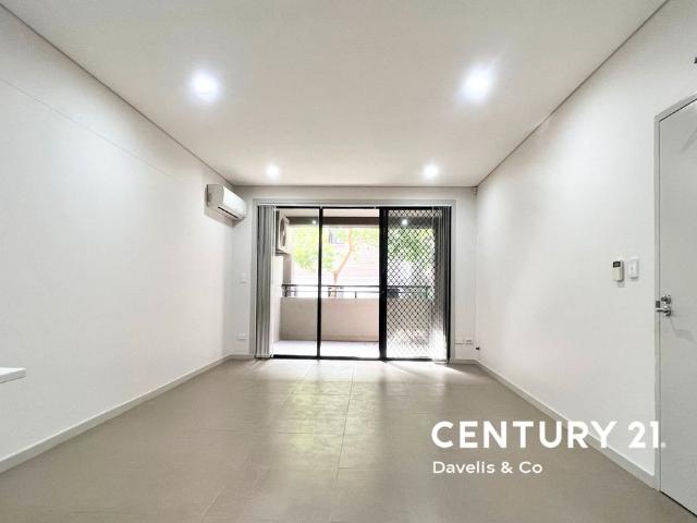 Modern One Bedroom Apartment in a Prime Westmead Location