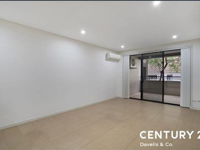 Modern One Bedroom Apartment in a Prime Westmead Location