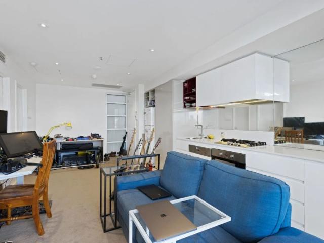 Modern One Bedroom Apartment in the Heart of Adelaide CBD