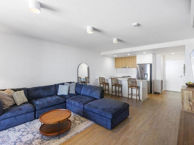 Modern One Bedroom Apartment in the Heart of Robina